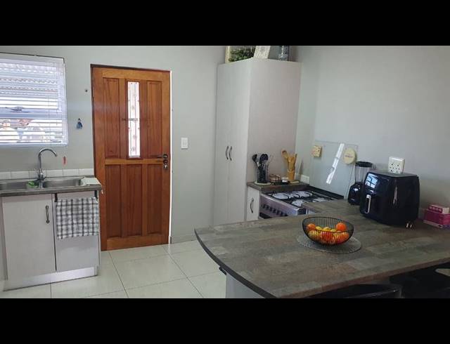 2 BEDROOM TOWNHOUSE FOR SALE IN OUDTSHOORN CENTRAL